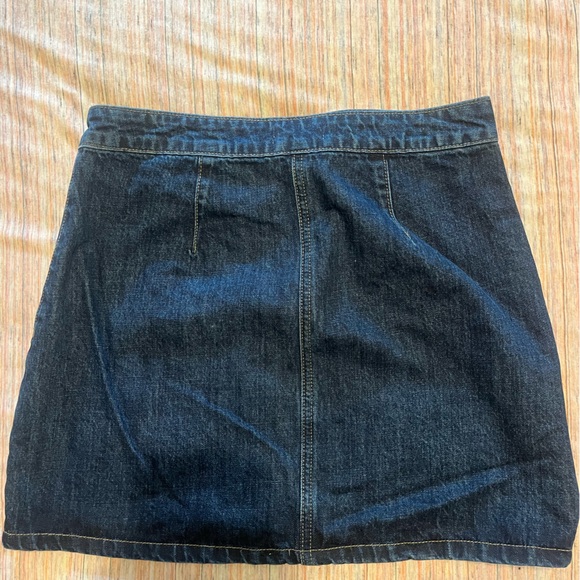 Dark wash jean skirt - Picture 3 of 3
